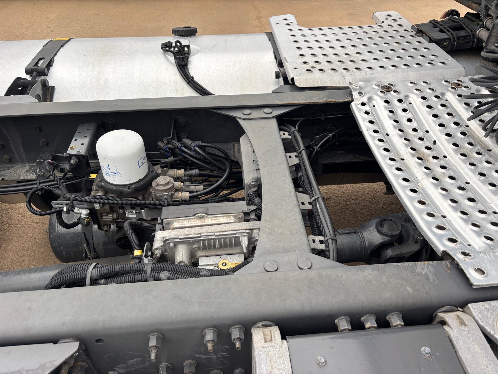 
								Cabeza tractora Volvo FH13 500 4×2 Diesel Euro 6 usada full									