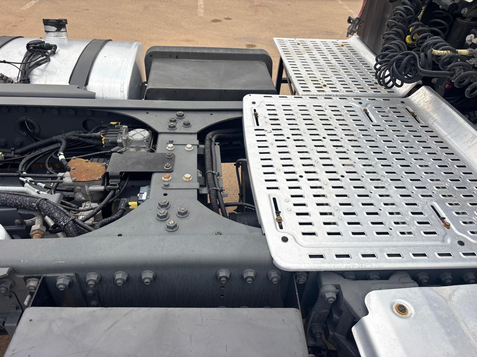 
								Cabeza tractora DAF CF FT 450 4×2 Diesel Euro 6 usada full									