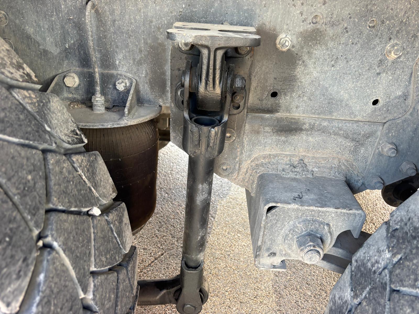 
								Camión caja abierta MAN F2000 19.403 6×2 Diesel Euro 2 grúa usado full									