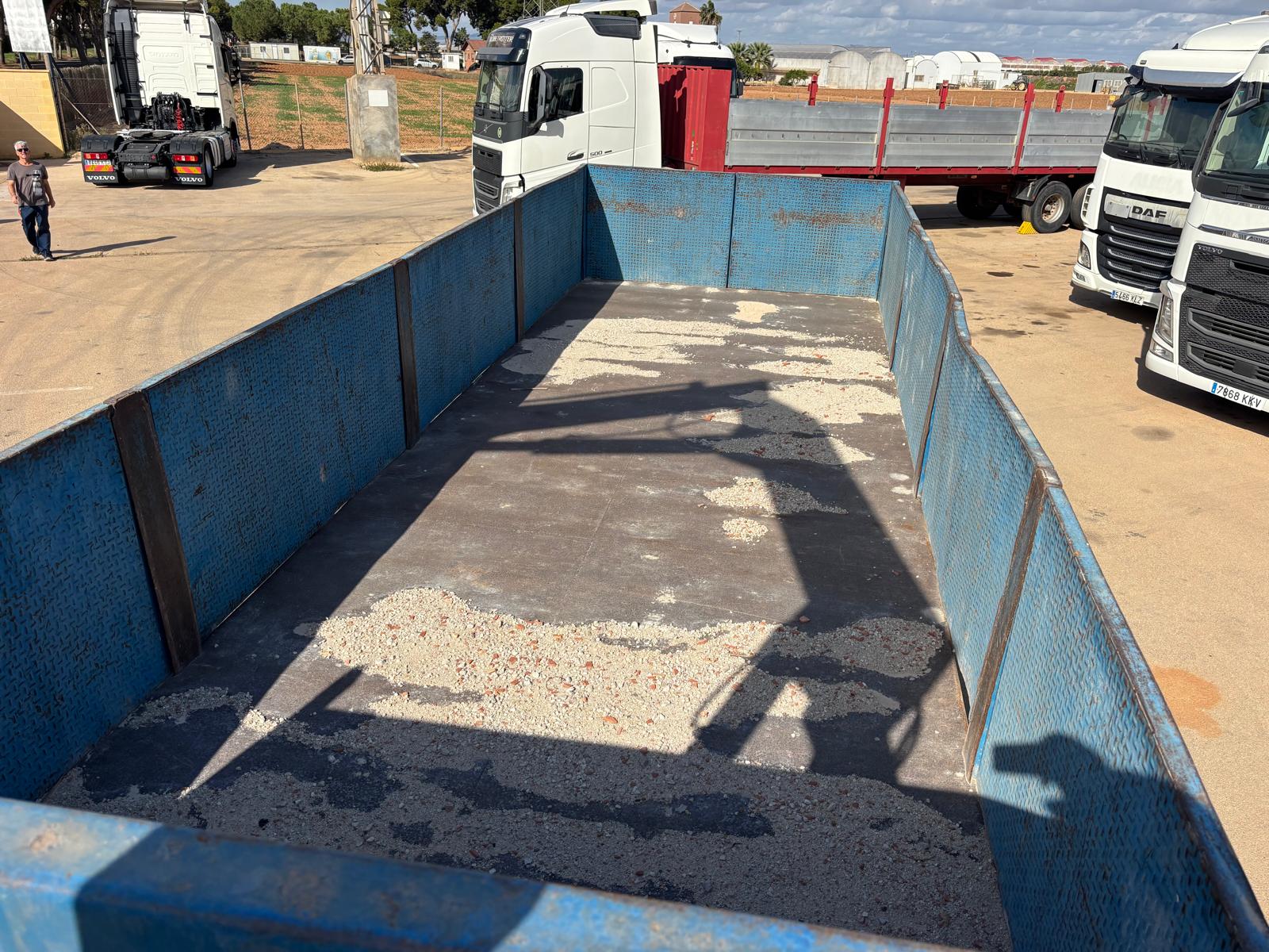 
								Camión caja abierta MAN F2000 19.403 6×2 Diesel Euro 2 grúa usado full									