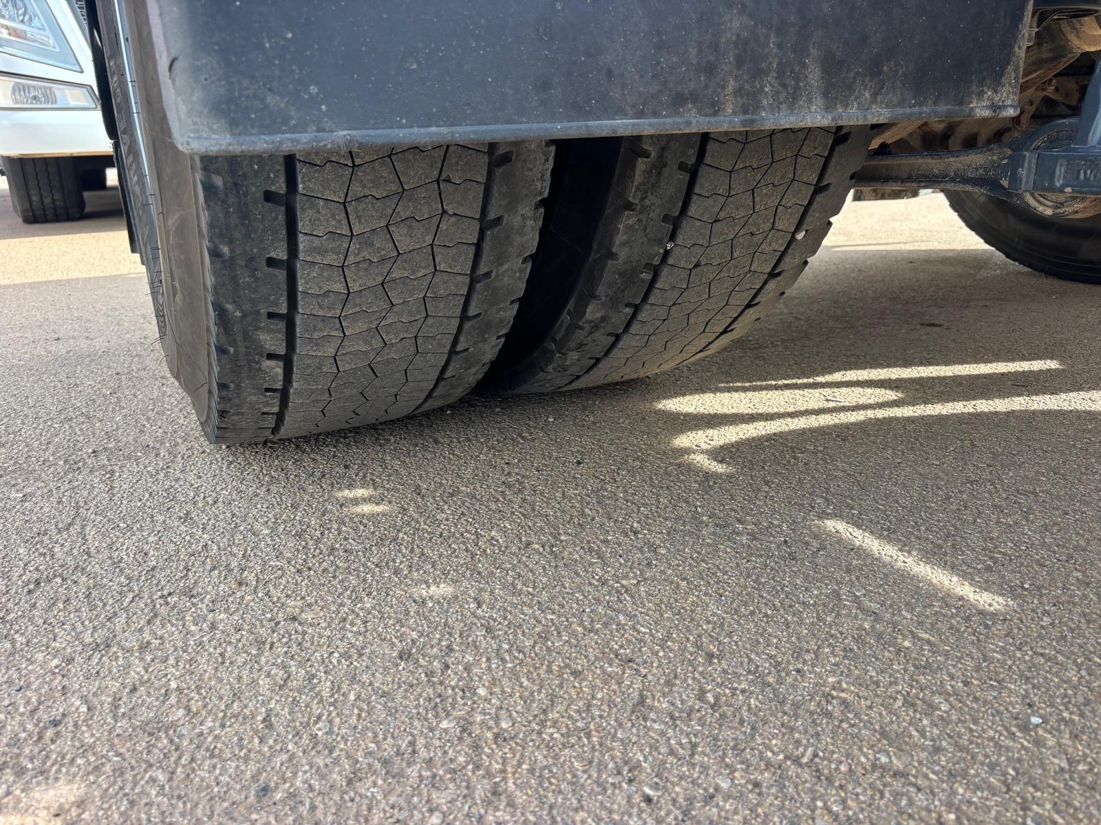 
								Cabeza tractora Iveco Stralis 510 4×2 Diesel Euro 6 Sistema hidráulico usada full									